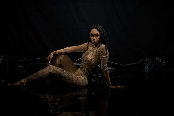 Wet-Shoot-Jasmine-Anais 01119