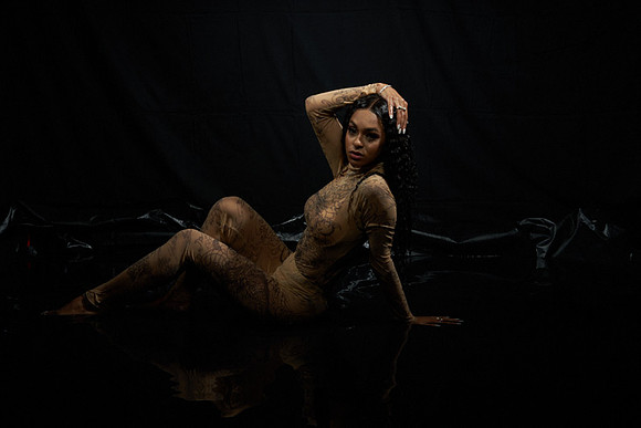 Wet-Shoot-Jasmine-Anais 01122