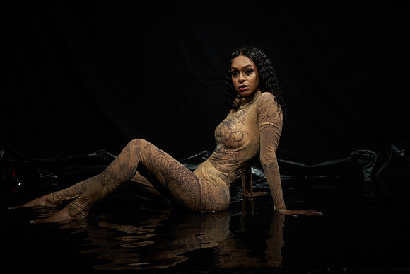 Wet-Shoot-Jasmine-Anais 01129