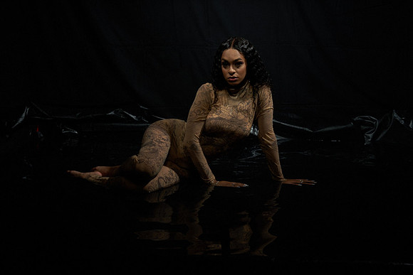 Wet-Shoot-Jasmine-Anais 01124