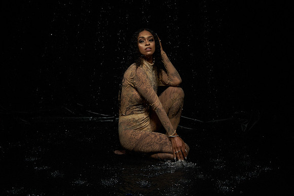 Wet-Shoot-Jasmine-Anais 01001