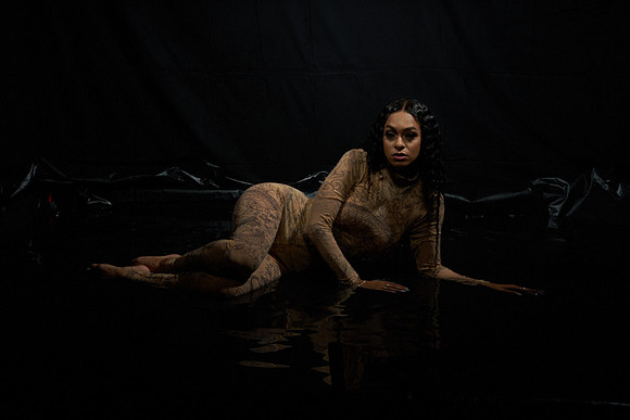 Wet-Shoot-Jasmine-Anais 01125