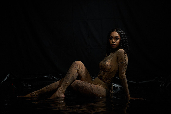 Wet-Shoot-Jasmine-Anais 01127