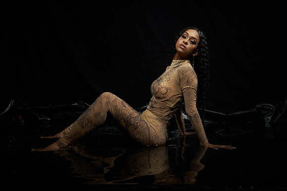 Wet-Shoot-Jasmine-Anais 01130