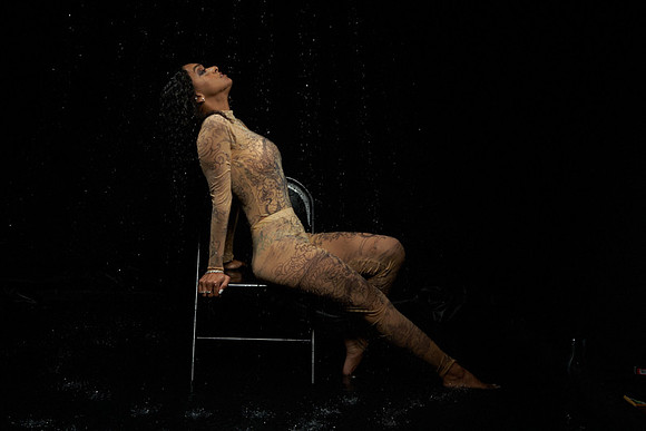Wet-Shoot-Jasmine-Anais 01080