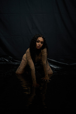 Wet-Shoot-Jasmine-Anais 01097