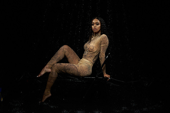 Wet-Shoot-Jasmine-Anais 01040