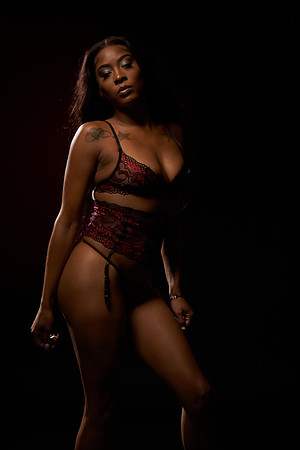 Valerie-Flowers-Calendar-Photoshoot-02722