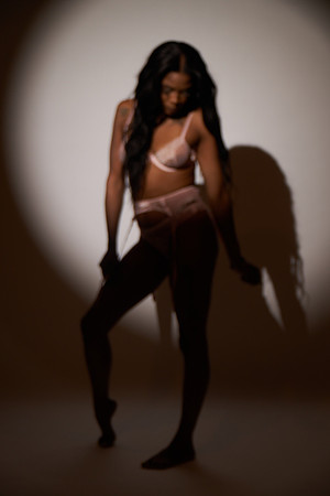 Valerie-Flowers-Calendar-Photoshoot-02674