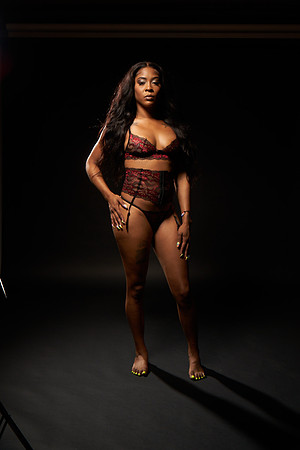 Valerie-Flowers-Calendar-Photoshoot-02696
