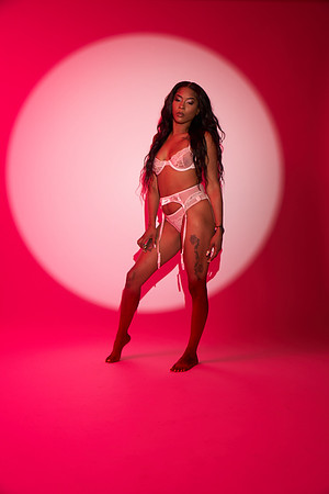 Valerie-Flowers-Calendar-Photoshoot-02636