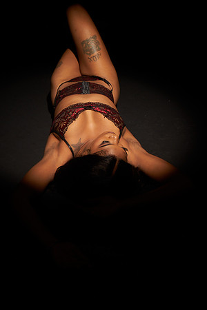 Valerie-Flowers-Calendar-Photoshoot-02745
