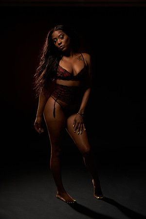 Valerie-Flowers-Calendar-Photoshoot-02724