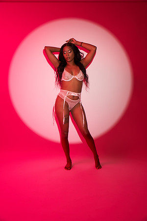 Valerie-Flowers-Calendar-Photoshoot-02635