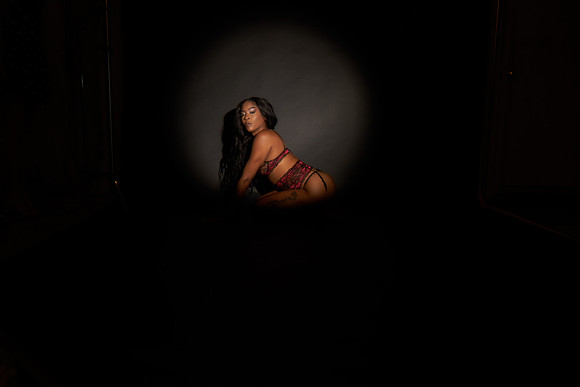 Valerie-Flowers-Calendar-Photoshoot-02771