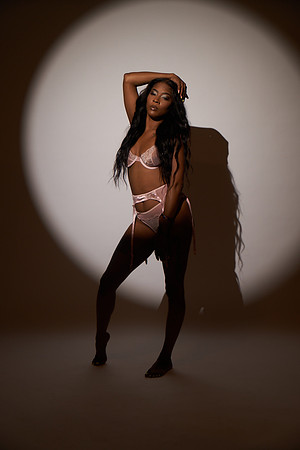 Valerie-Flowers-Calendar-Photoshoot-02668