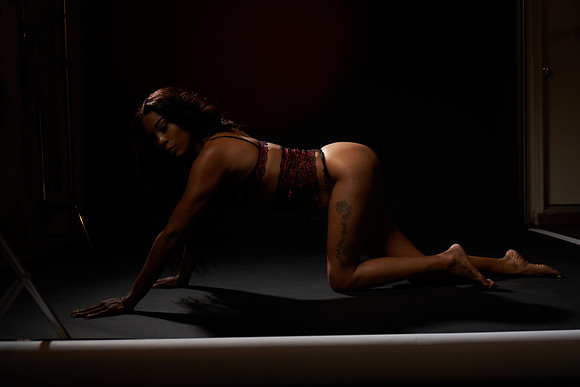 Valerie-Flowers-Calendar-Photoshoot-02728
