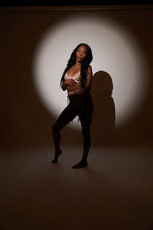 Valerie-Flowers-Calendar-Photoshoot-02671