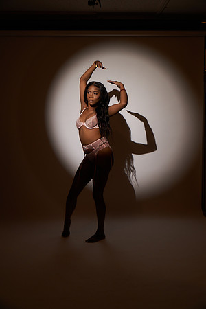 Valerie-Flowers-Calendar-Photoshoot-02683