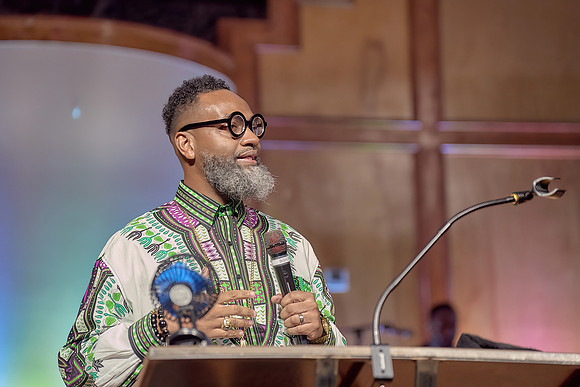 Black History Month Worship Service-0172-DeNoiseAI-severe-noise