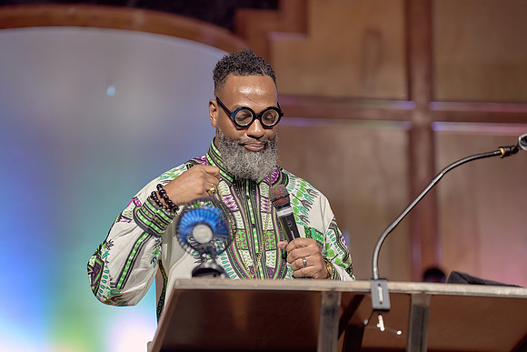Black History Month Worship Service-0177-DeNoiseAI-severe-noise