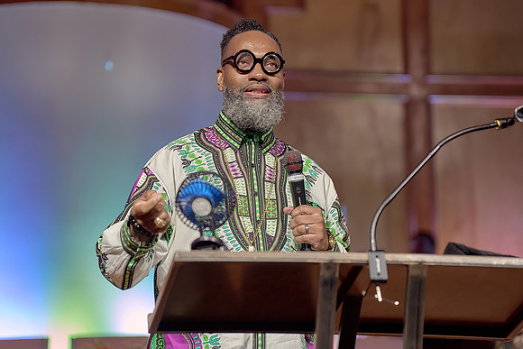 Black History Month Worship Service-0181-DeNoiseAI-severe-noise