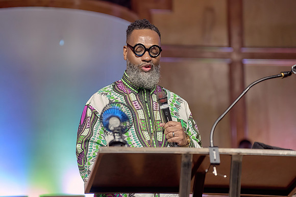 Black History Month Worship Service-0183-DeNoiseAI-severe-noise