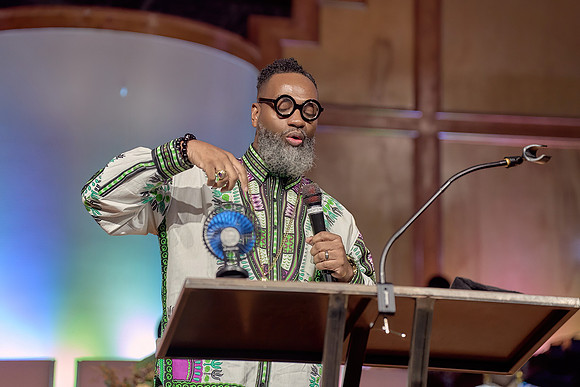 Black History Month Worship Service-0196-DeNoiseAI-severe-noise