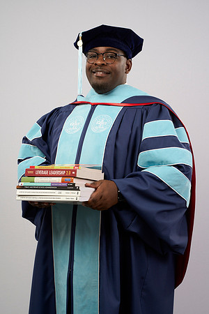 20230304_Grad-Photo_Darius-Peterson7400011_1