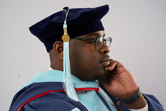 20230304_Grad-Photo_Darius-Peterson7400028_1