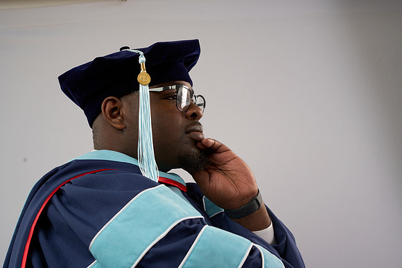 20230304_Grad-Photo_Darius-Peterson7400030_1