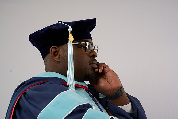 20230304_Grad-Photo_Darius-Peterson7400031_1