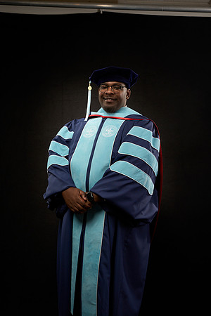 20230304_Grad-Photo_Darius-Peterson7400082
