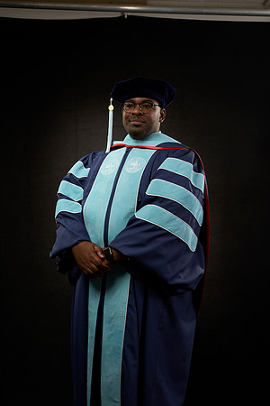 20230304_Grad-Photo_Darius-Peterson7400083