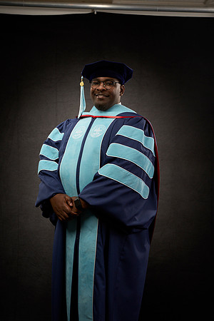 20230304_Grad-Photo_Darius-Peterson7400084