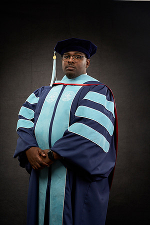 20230304_Grad-Photo_Darius-Peterson7400085