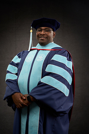 20230304_Grad-Photo_Darius-Peterson7400086