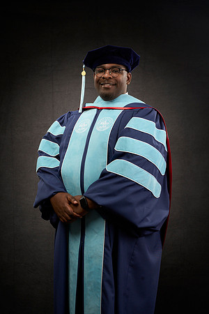 20230304_Grad-Photo_Darius-Peterson7400087
