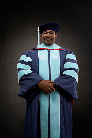 20230304_Grad-Photo_Darius-Peterson7400092