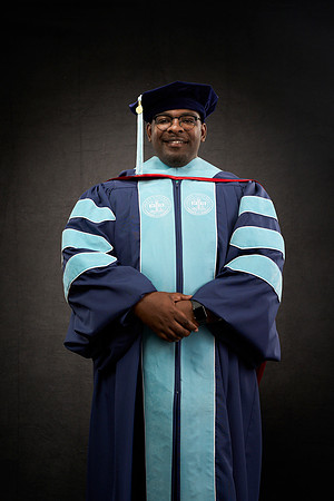 20230304_Grad-Photo_Darius-Peterson7400093