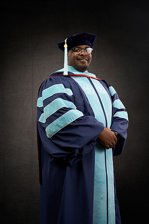 20230304_Grad-Photo_Darius-Peterson7400097