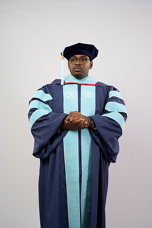 20230304_Grad-Photo_Darius-Peterson7400103