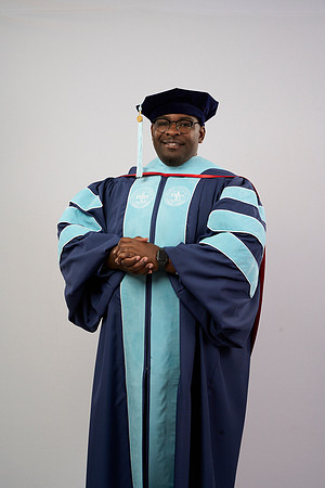 20230304_Grad-Photo_Darius-Peterson7400104