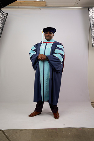 20230304_Grad-Photo_Darius-Peterson7400105