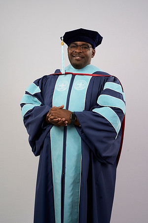 20230304_Grad-Photo_Darius-Peterson7400108