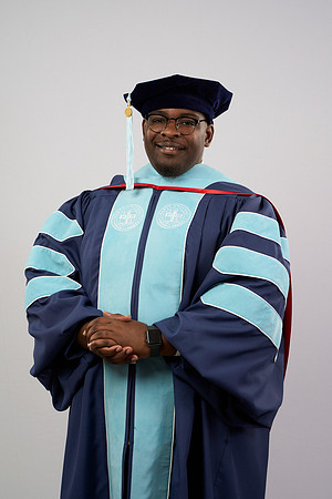 20230304_Grad-Photo_Darius-Peterson7400109