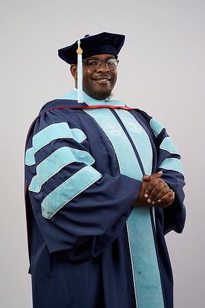 20230304_Grad-Photo_Darius-Peterson7400111