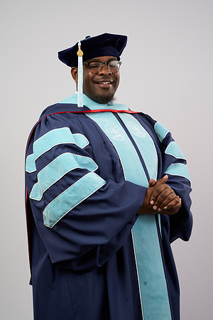 20230304_Grad-Photo_Darius-Peterson7400112