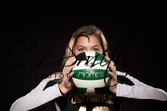 LCHS-VB20_2020-LCHS-Volleyball-Seniors_02099
