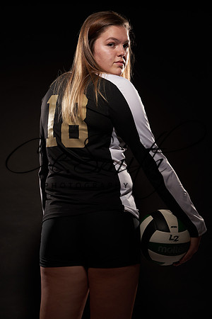 LCHS-VB20_2020-LCHS-Volleyball-Seniors_02114